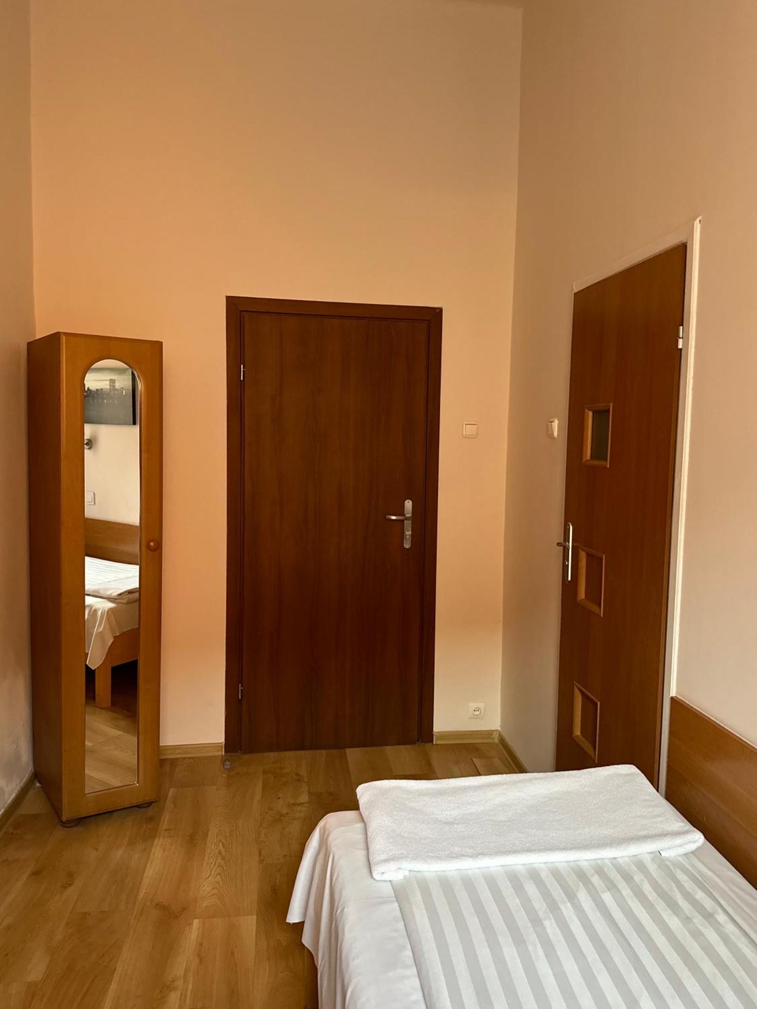 Hotel Haga Çestohova Dış mekan fotoğraf